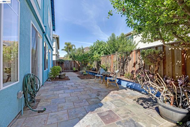 105 Chesapeake Dr, Union City, CA 94587