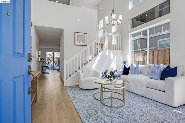105 Chesapeake Dr, Union City, CA 94587
