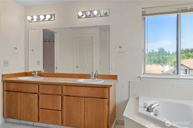 32708 19th Place SW, Federal Way, WA 98023