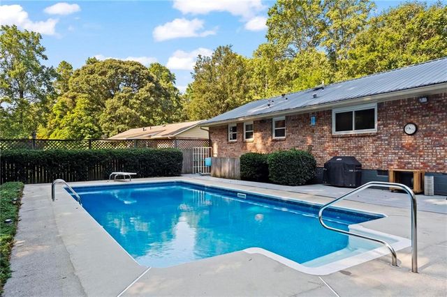 3361 Pawnee Trail SW, Marietta, GA 30060