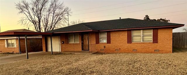 1125 Blackstone Avenue, Clinton, OK 73601