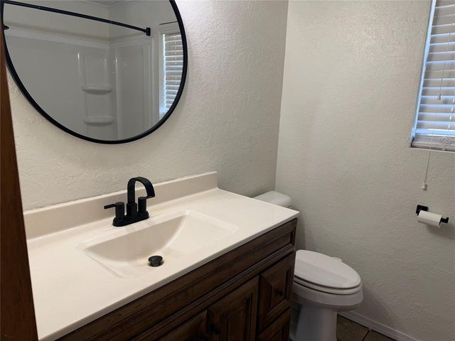 1125 Blackstone Avenue, Clinton, OK 73601