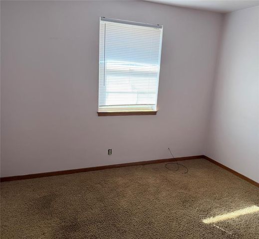 1125 Blackstone Avenue, Clinton, OK 73601