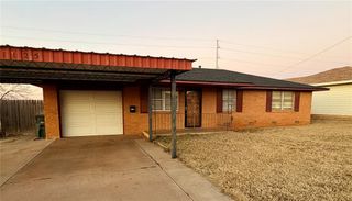 1125 Blackstone Avenue, Clinton, OK 73601