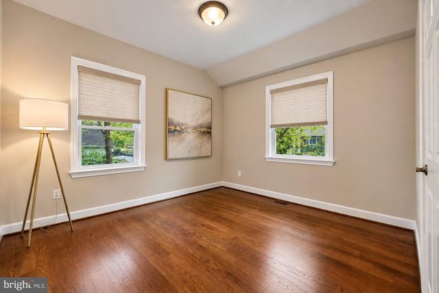 8810 HAWKINS LN, Chevy Chase, MD 20815