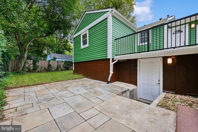 8810 HAWKINS LN, Chevy Chase, MD 20815
