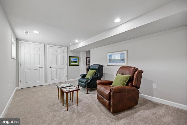 8810 HAWKINS LN, Chevy Chase, MD 20815