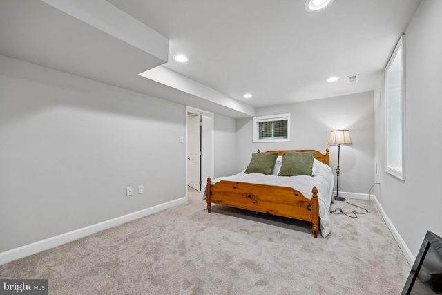 8810 HAWKINS LN, Chevy Chase, MD 20815