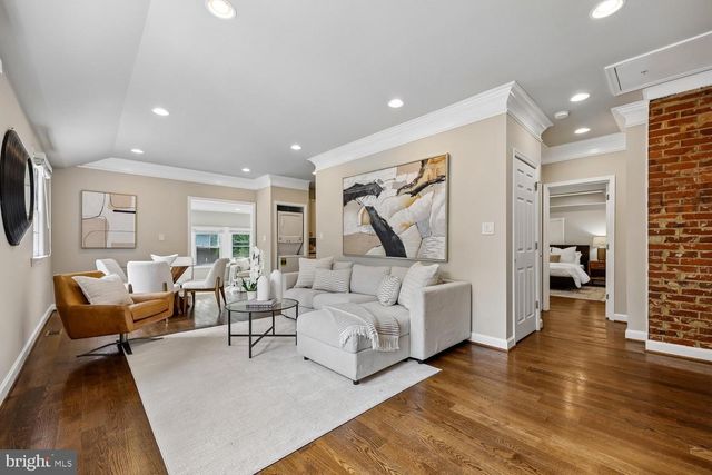 8810 HAWKINS LN, Chevy Chase, MD 20815