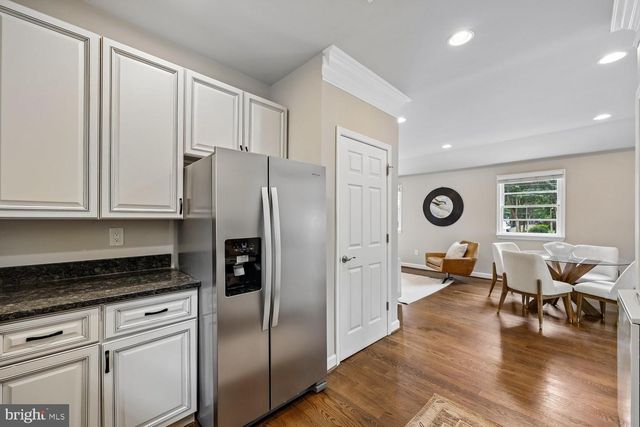 8810 HAWKINS LN, Chevy Chase, MD 20815