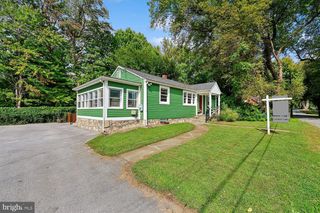 8810 HAWKINS LN, Chevy Chase, MD 20815