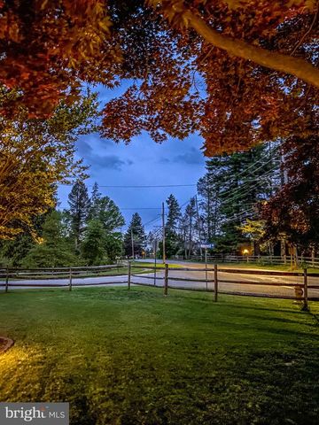 2350 LENNI RD, Aston, PA 19014