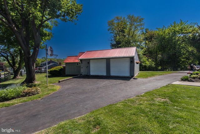 2350 LENNI RD, Aston, PA 19014