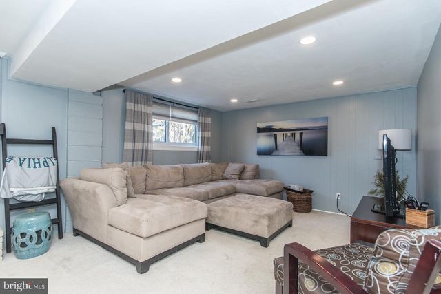 2350 LENNI RD, Aston, PA 19014