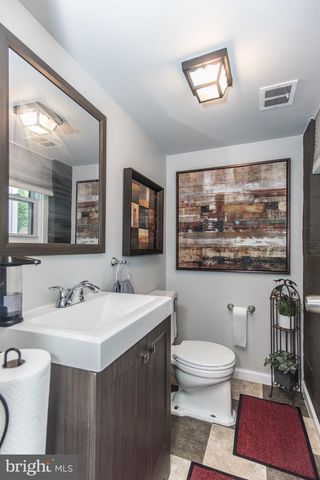 2350 LENNI RD, Aston, PA 19014