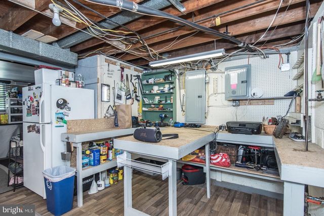 2350 LENNI RD, Aston, PA 19014