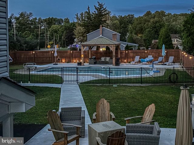 2350 LENNI RD, Aston, PA 19014