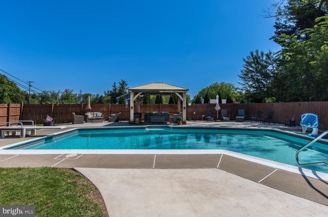 2350 LENNI RD, Aston, PA 19014
