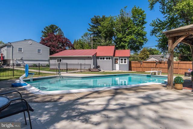 2350 LENNI RD, Aston, PA 19014