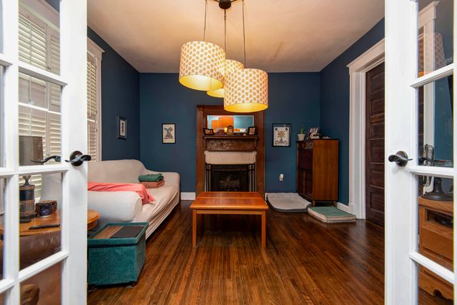 531 E Division Street, Springfield, MO 65803