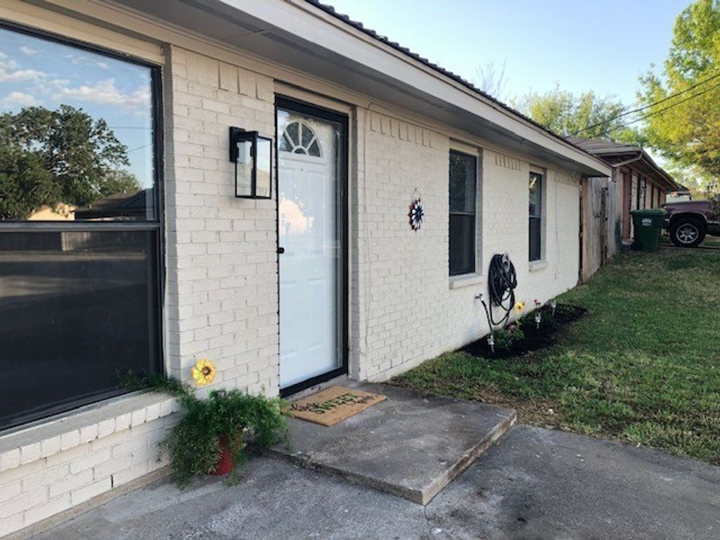 409 N Cedar Street, Springtown, TX 76082