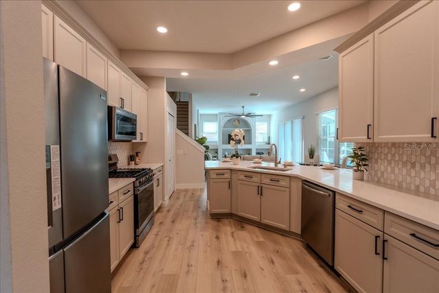 10510 CHELMSFORD WAY, Tampa, FL 33626