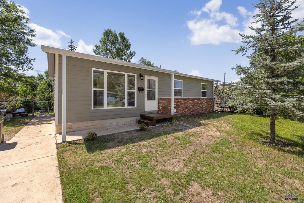 1317 RACINE, Rapid City, SD 57701