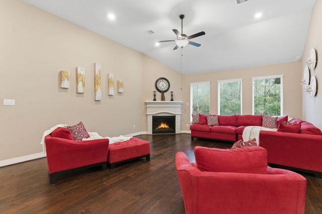 203 Magnolia Reserve Loop, Magnolia, TX 77354