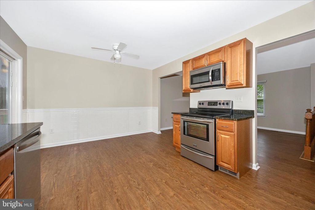 Image 15 of property listing at 11005 HORSESHOE DR, Frederick, MD 21701