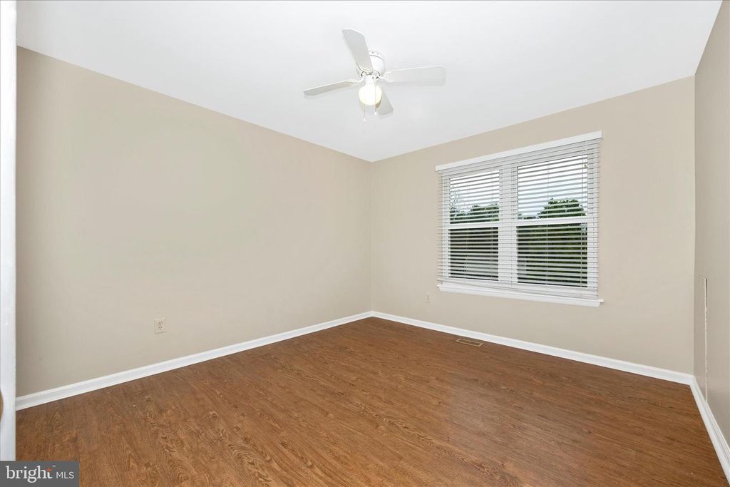 Image 16 of property listing at 11005 HORSESHOE DR, Frederick, MD 21701