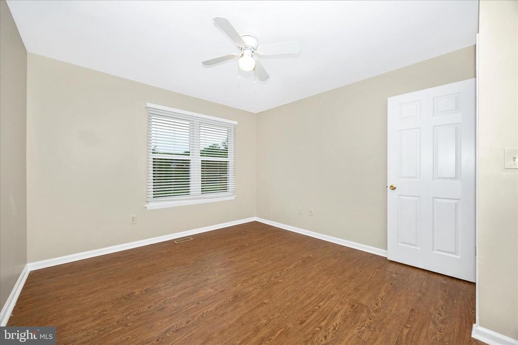 Image 17 of property listing at 11005 HORSESHOE DR, Frederick, MD 21701