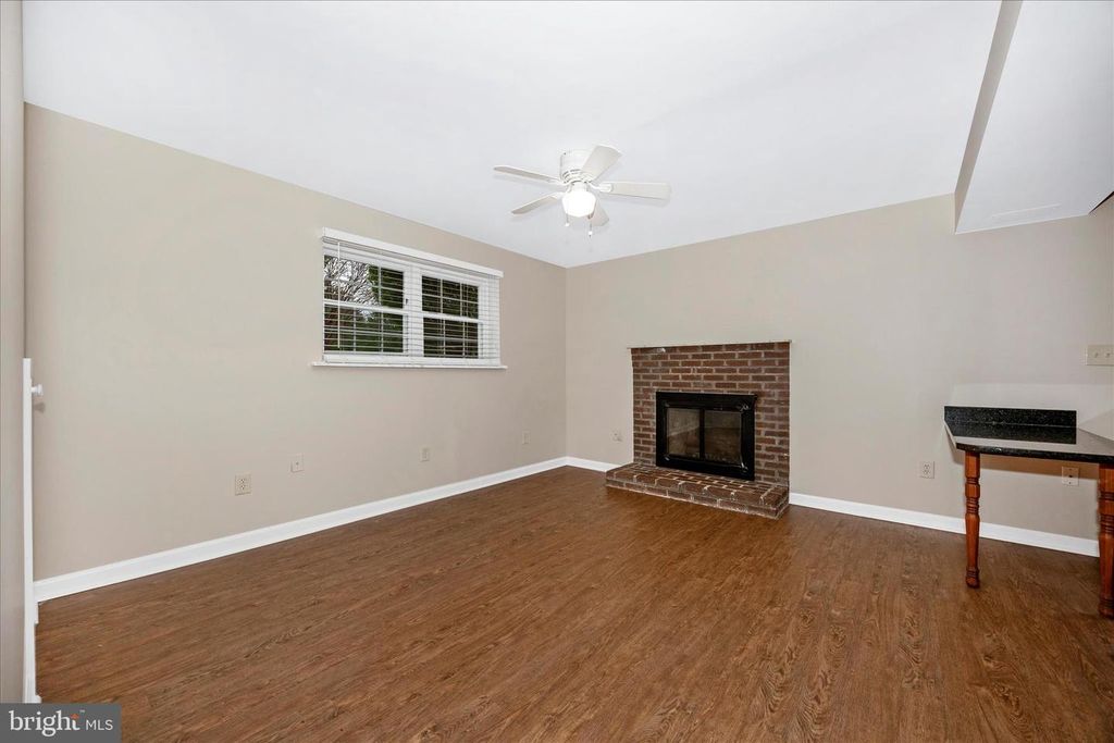Image 25 of property listing at 11005 HORSESHOE DR, Frederick, MD 21701