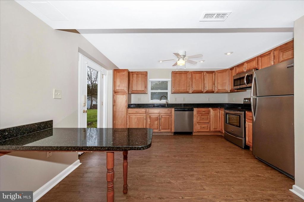 Image 30 of property listing at 11005 HORSESHOE DR, Frederick, MD 21701