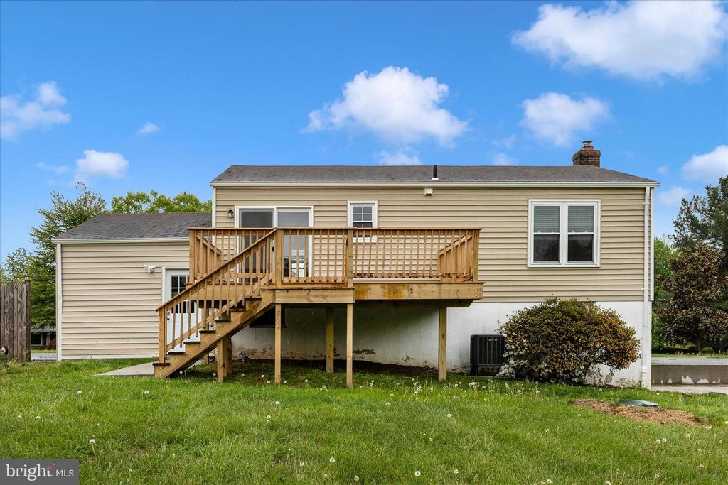 Image 39 of property listing at 11005 HORSESHOE DR, Frederick, MD 21701