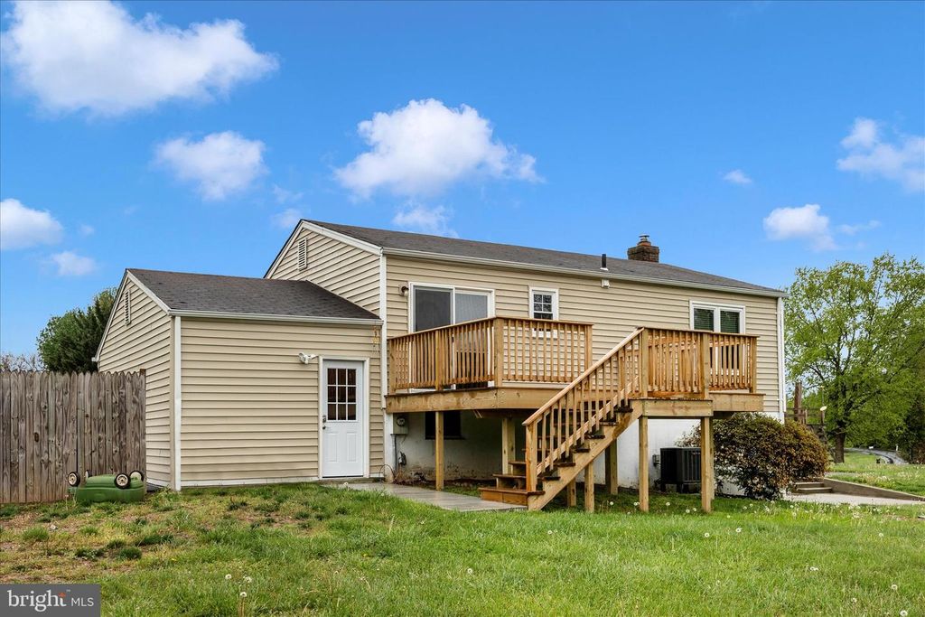 Image 40 of property listing at 11005 HORSESHOE DR, Frederick, MD 21701