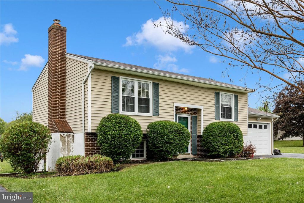 Image 50 of property listing at 11005 HORSESHOE DR, Frederick, MD 21701