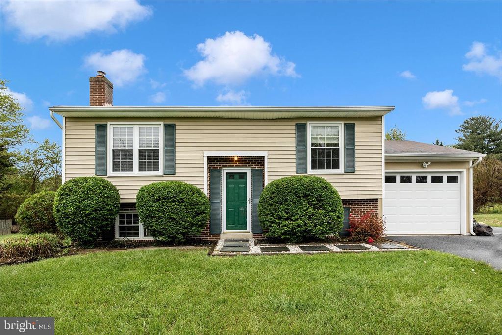 Image 51 of property listing at 11005 HORSESHOE DR, Frederick, MD 21701