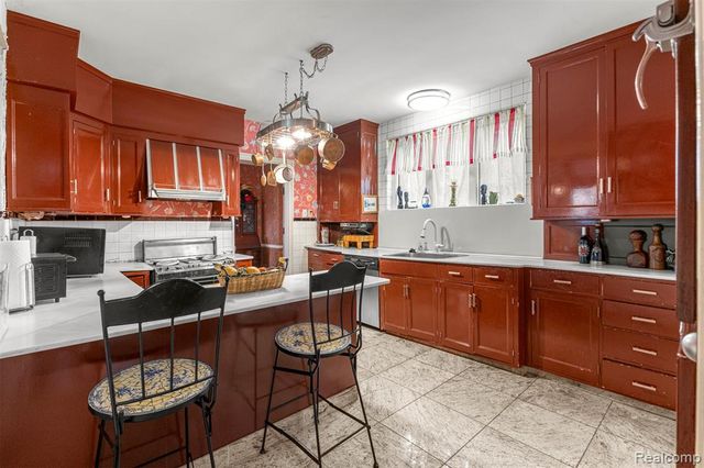 3001 Seminole Street, Detroit, MI 48214