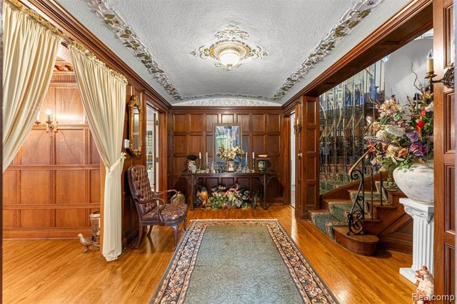 3001 Seminole Street, Detroit, MI 48214