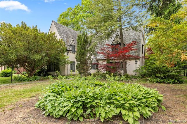 3001 Seminole Street, Detroit, MI 48214
