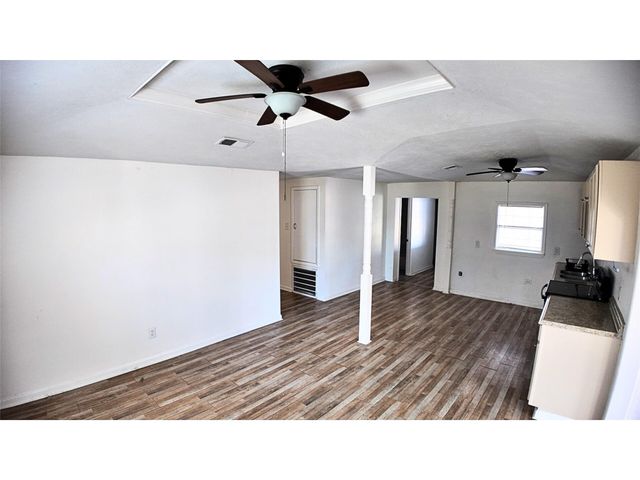 1330 Hwy 1131, Vidor, TX 77662