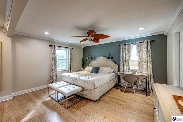 135 Meadowlake Drive, Radcliff, KY 40160