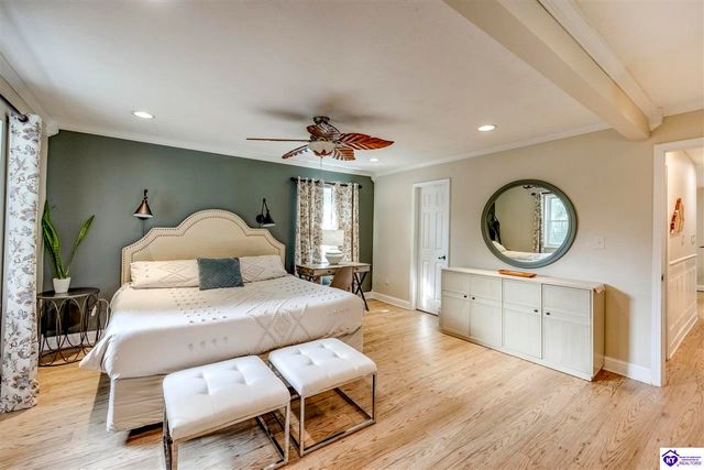 135 Meadowlake Drive, Radcliff, KY 40160