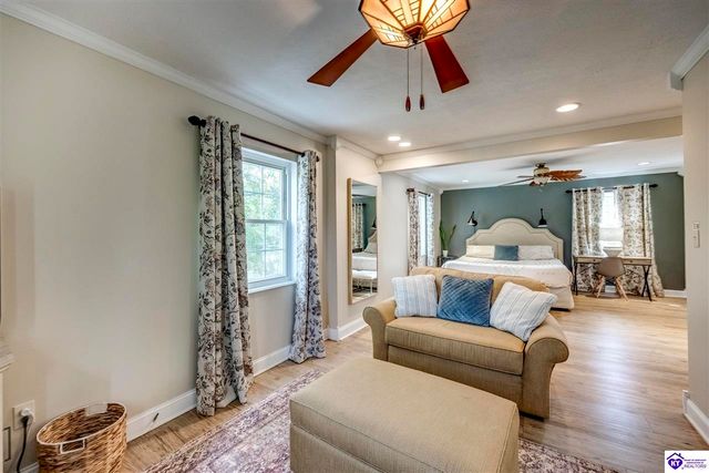 135 Meadowlake Drive, Radcliff, KY 40160