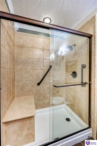 135 Meadowlake Drive, Radcliff, KY 40160
