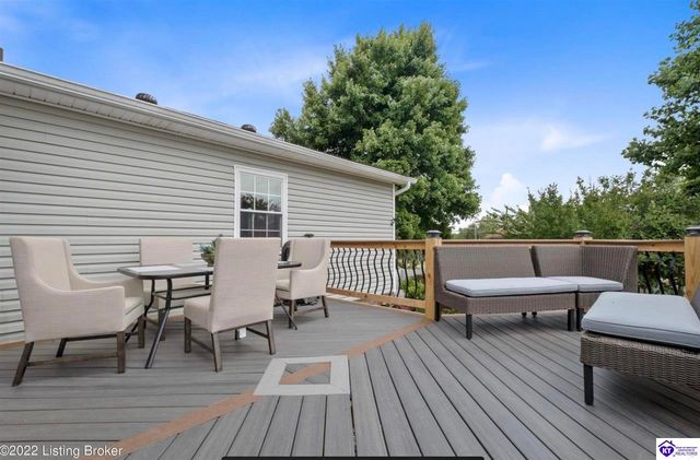 135 Meadowlake Drive, Radcliff, KY 40160