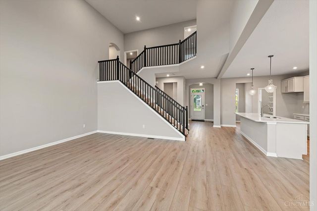 2587 Golden Leaf Drive, Beavercreek, OH 45431