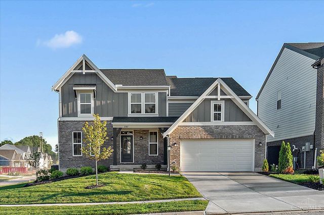 2587 Golden Leaf Drive, Beavercreek, OH 45431