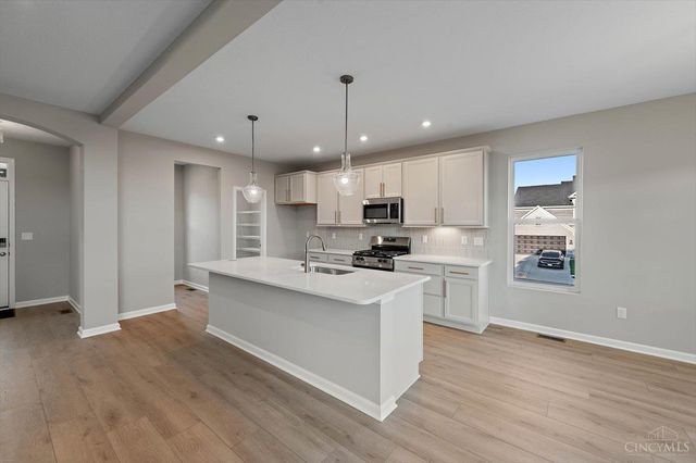 2587 Golden Leaf Drive, Beavercreek, OH 45431