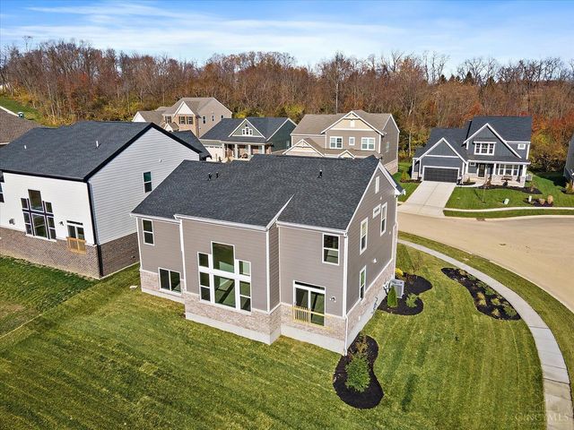 2587 Golden Leaf Drive, Beavercreek, OH 45431
